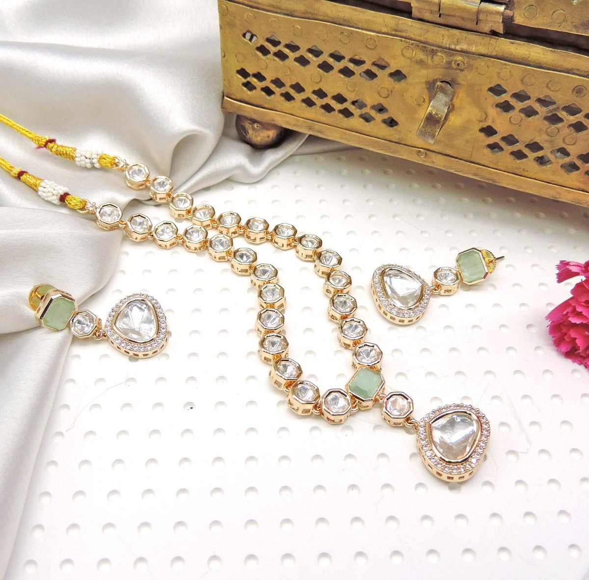 Pastel green & kundan necklace set Image 0