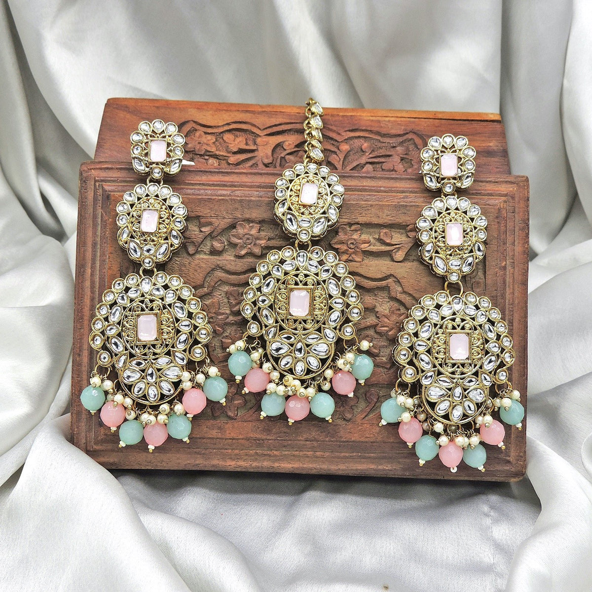 Gold Tone Kundan Maangtika set Image 0
