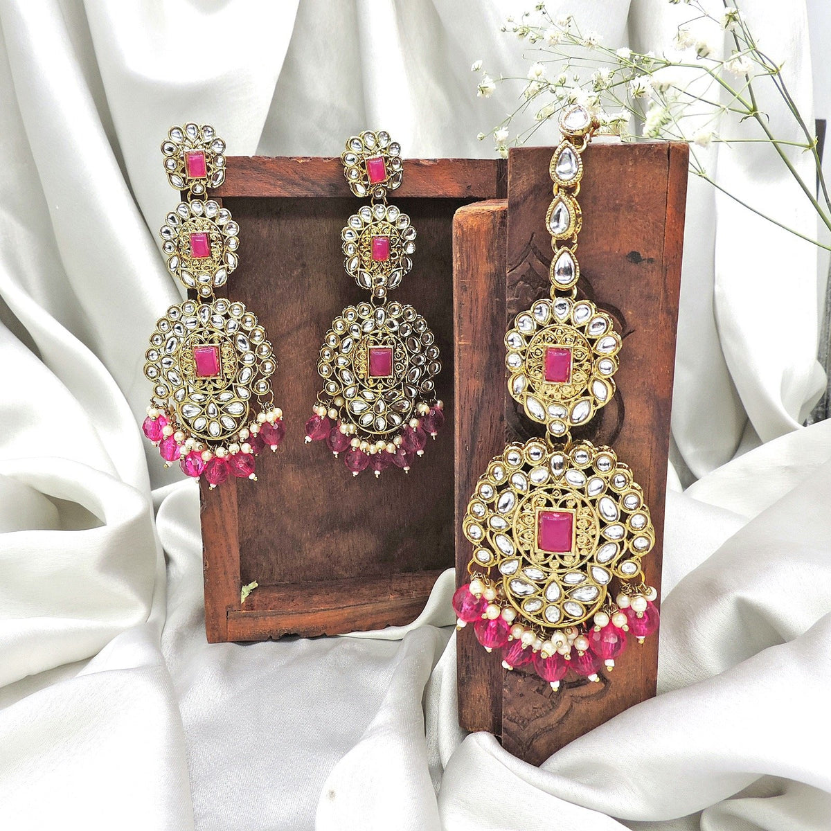Gold Tone Kundan Maangtika set Image 0