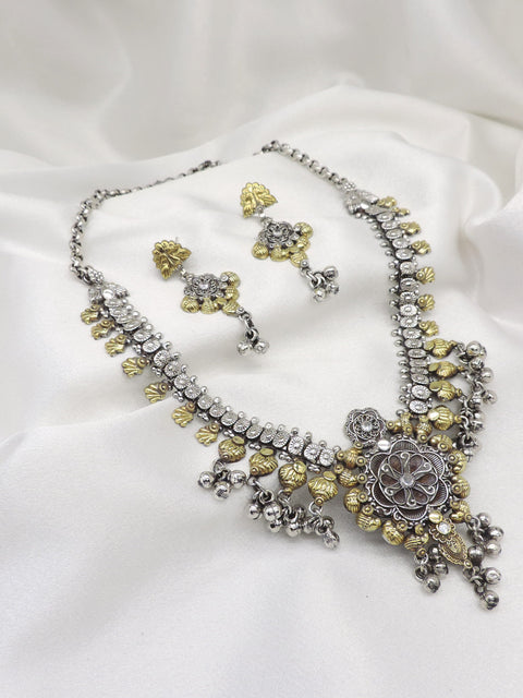 Oxidized Dual-Tone Floral Medallion Necklace Set