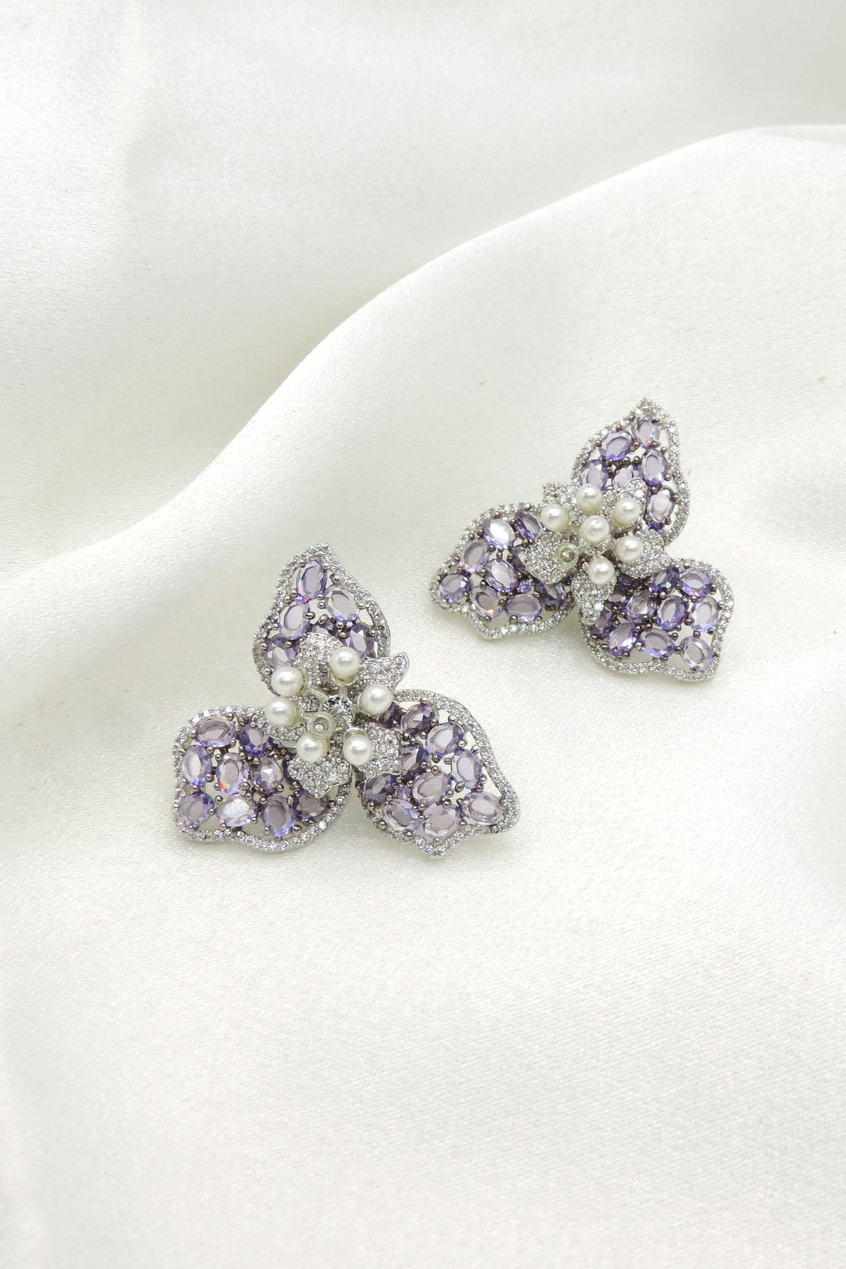 Lavender Pearl Floral Stud Earrings | Joyrias