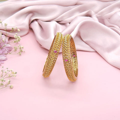 Antique gold plated textured bangles with ruby accents – Indian bridal bangles USA – Joyrias