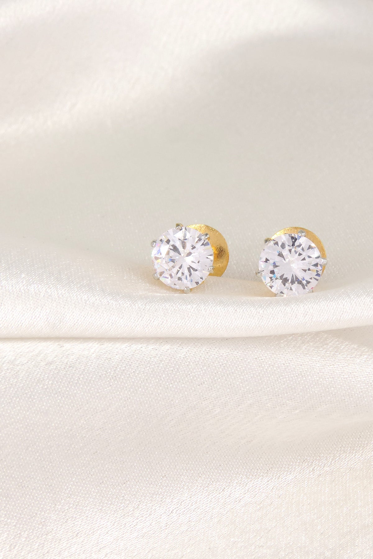 Round Solitaire CZ Stud Earrings by Joyrias