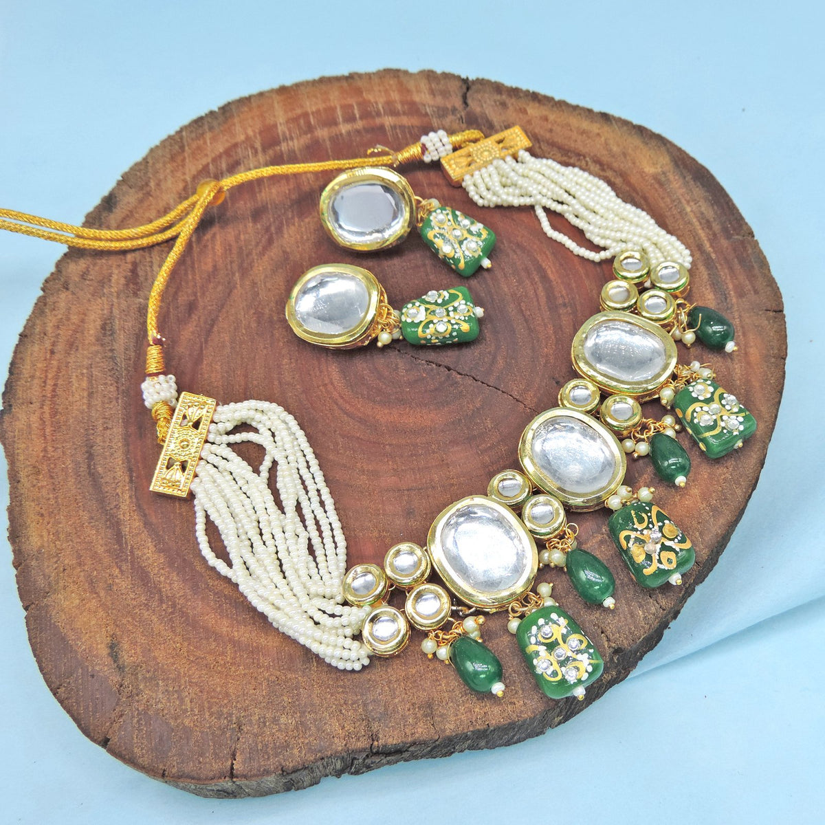 Kundan Choker with Green Monalisa stone Image 0