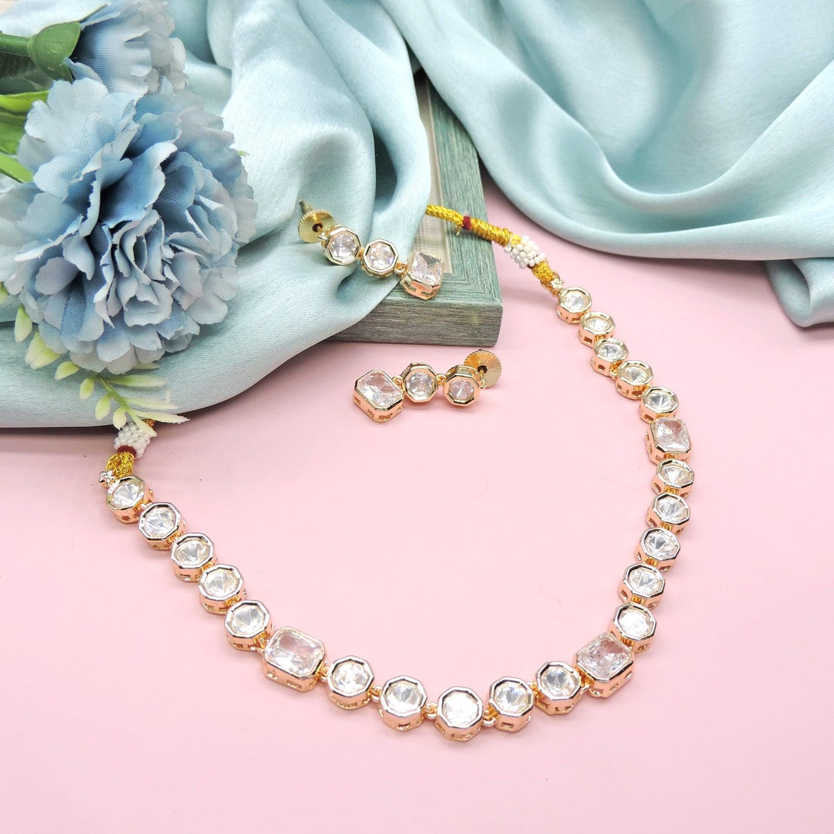 Classic kundan choker set Image 0