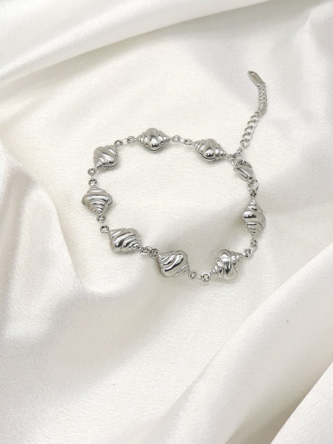 Silver Shell Link Bracelet by Joyrias