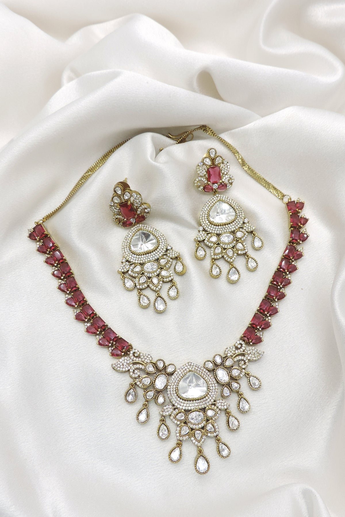 Emerald Kundan Necklace Set
