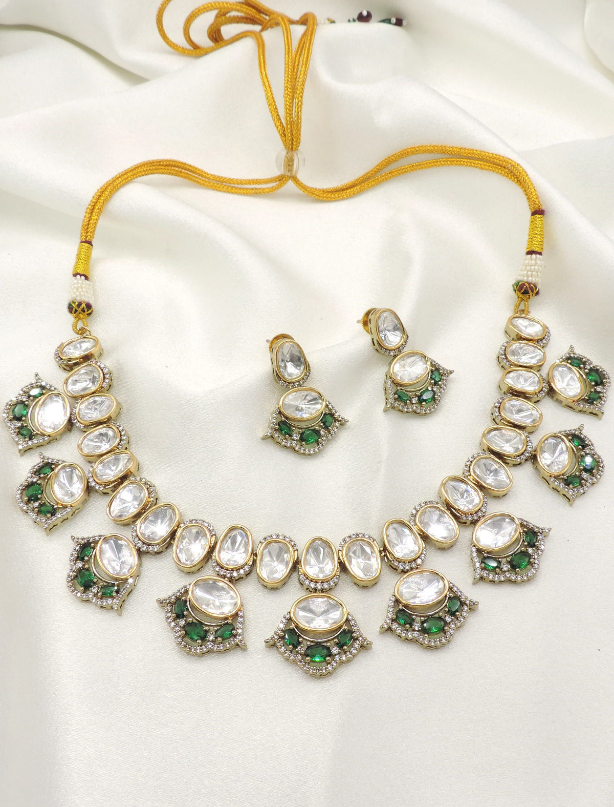 Emerald kundan choker necklace set for women