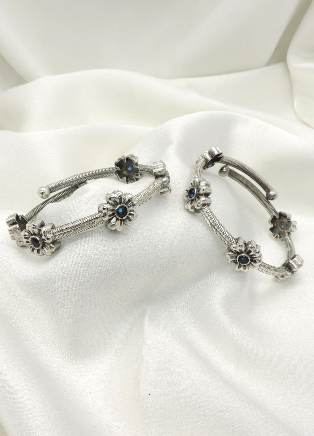 Adjustable Oxidized Floral Bangle Set
