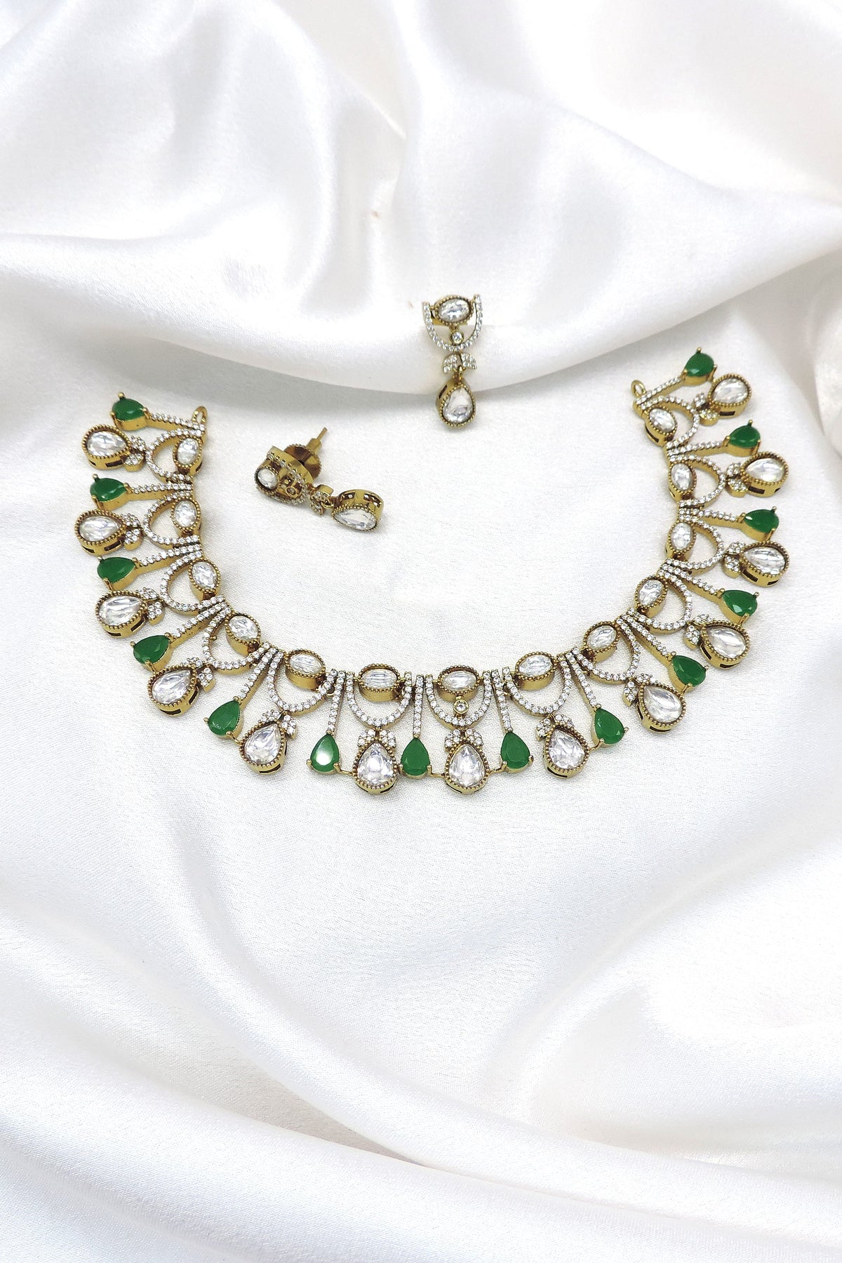 Green crystal teardrop necklace set with matching earrings