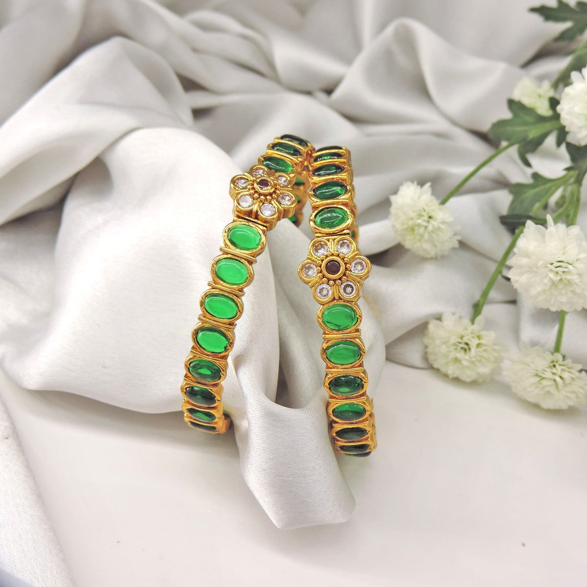 Emerald green stone floral bangles – Indian floral bangles for weddings and festivals USA – Joyrias