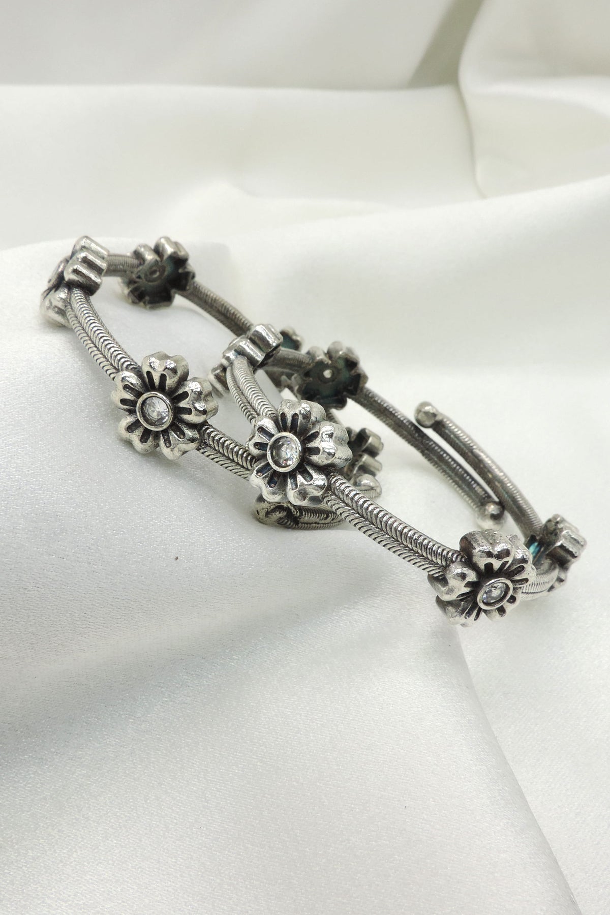 Adjustable Oxidized Floral Bangle Set