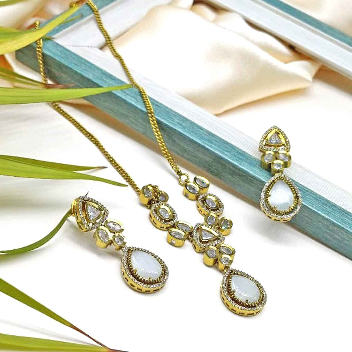 Victorian necklace – Indian Victorian style jewelry for weddings and festivals USA – Joyrias