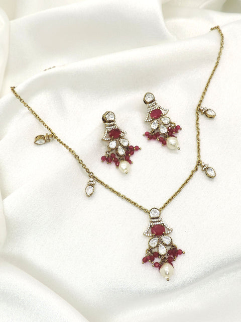Graceful Green Teardrop Necklace Set