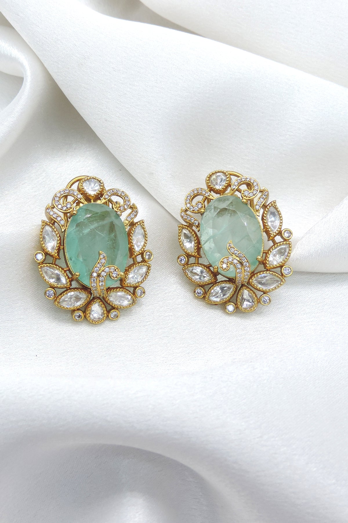 Emerald Kundan Stud Earrings
