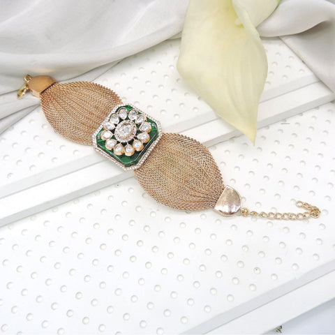 Emerald glow mesh bracelet – Indian emerald green mesh bracelet for women USA – Joyrias