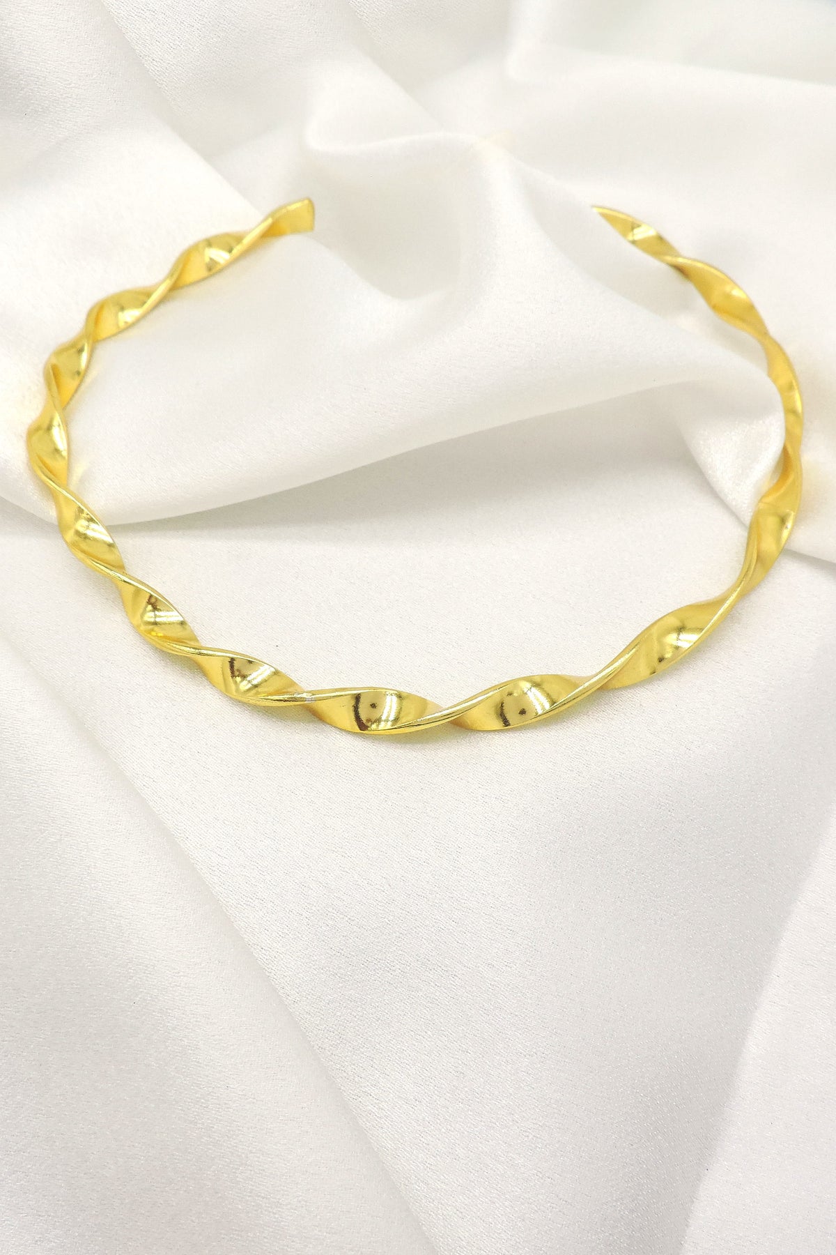 Twisted Gold Choker Necklace | Minimal Statement Collar Necklace