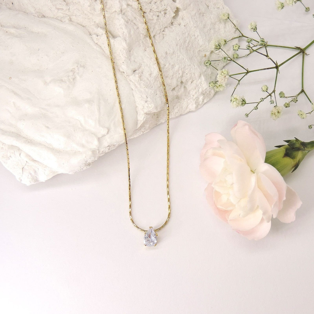 18K gold plated teardrop solitaire pendant necklace – minimalist gold teardrop necklace USA – Joyrias