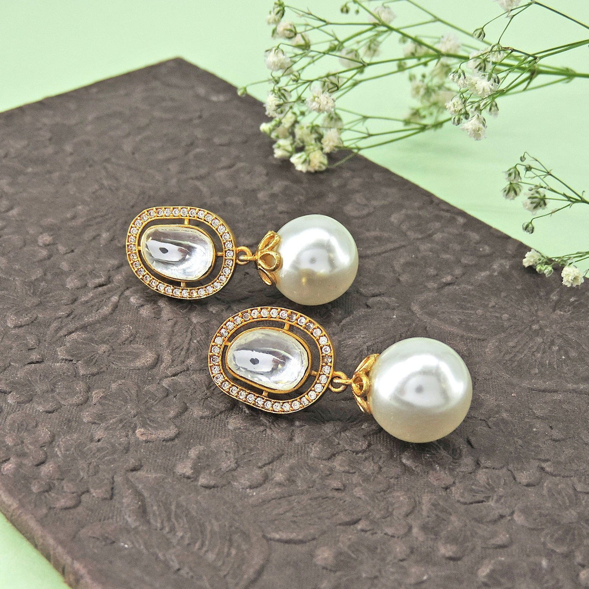 Kundan with Pearls Earrings Image 0