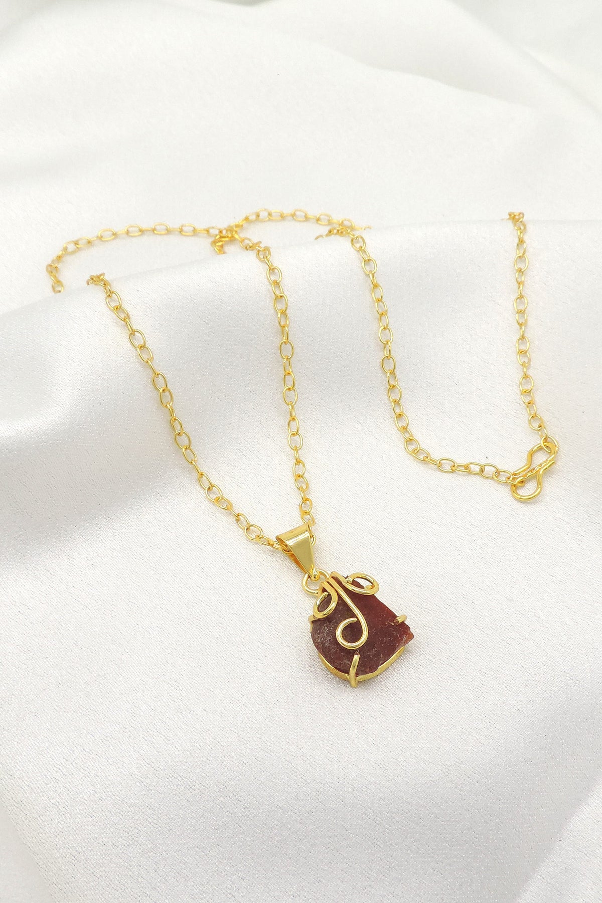 Raw Amethyst Crystal Pendant Necklace in Gold | Natural Stone Jewelry