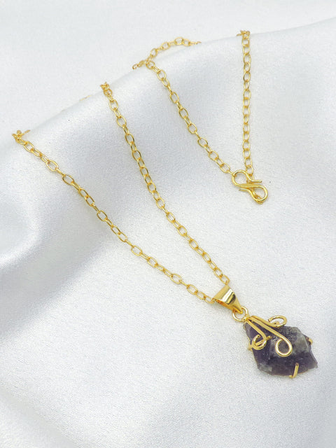 Raw Amethyst Crystal Pendant Necklace in Gold | Natural Stone Jewelry