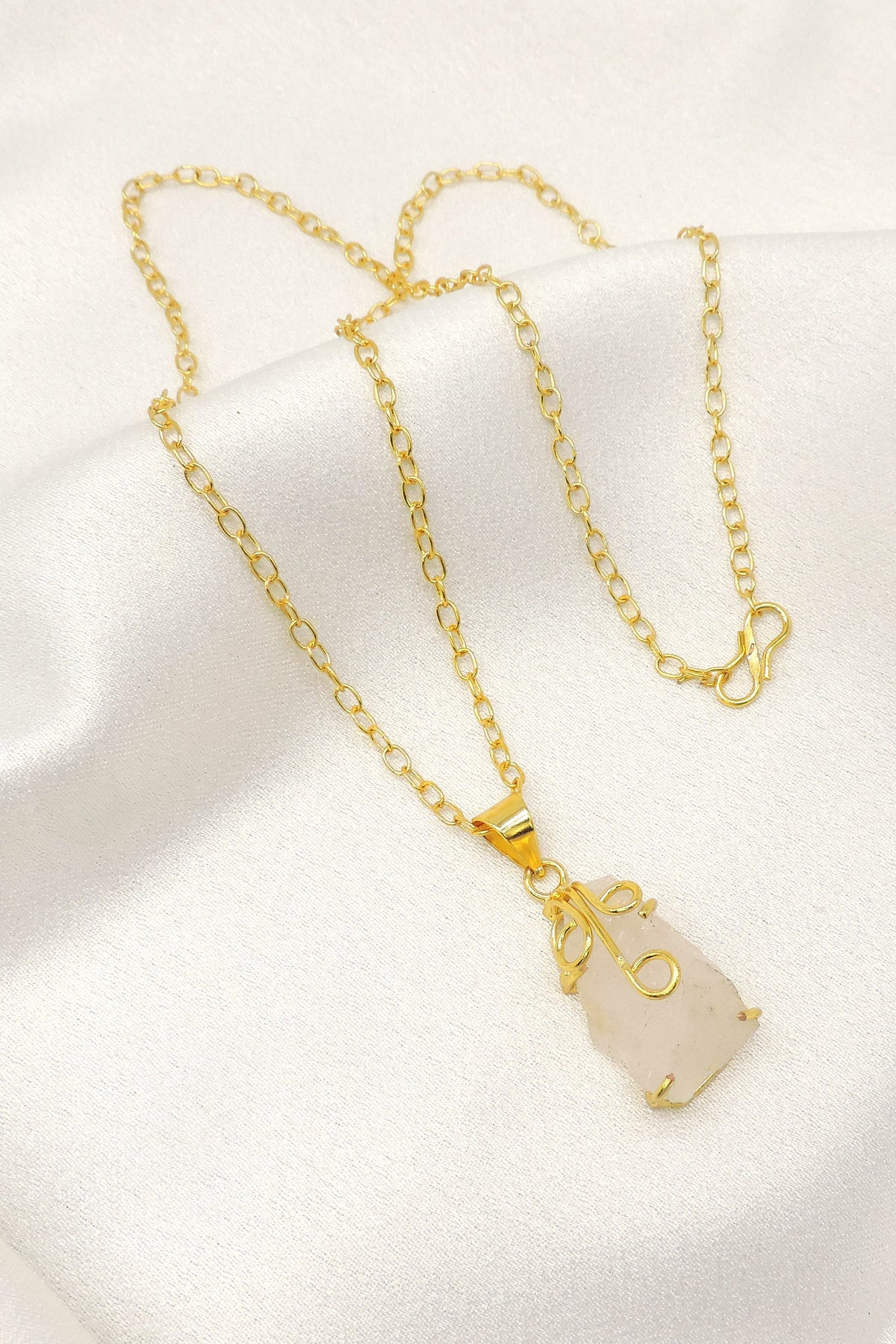 Raw Amethyst Crystal Pendant Necklace in Gold | Natural Stone Jewelry