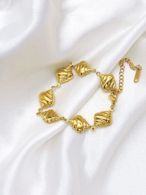 Gold Shell Link Bracelet by Joyrias