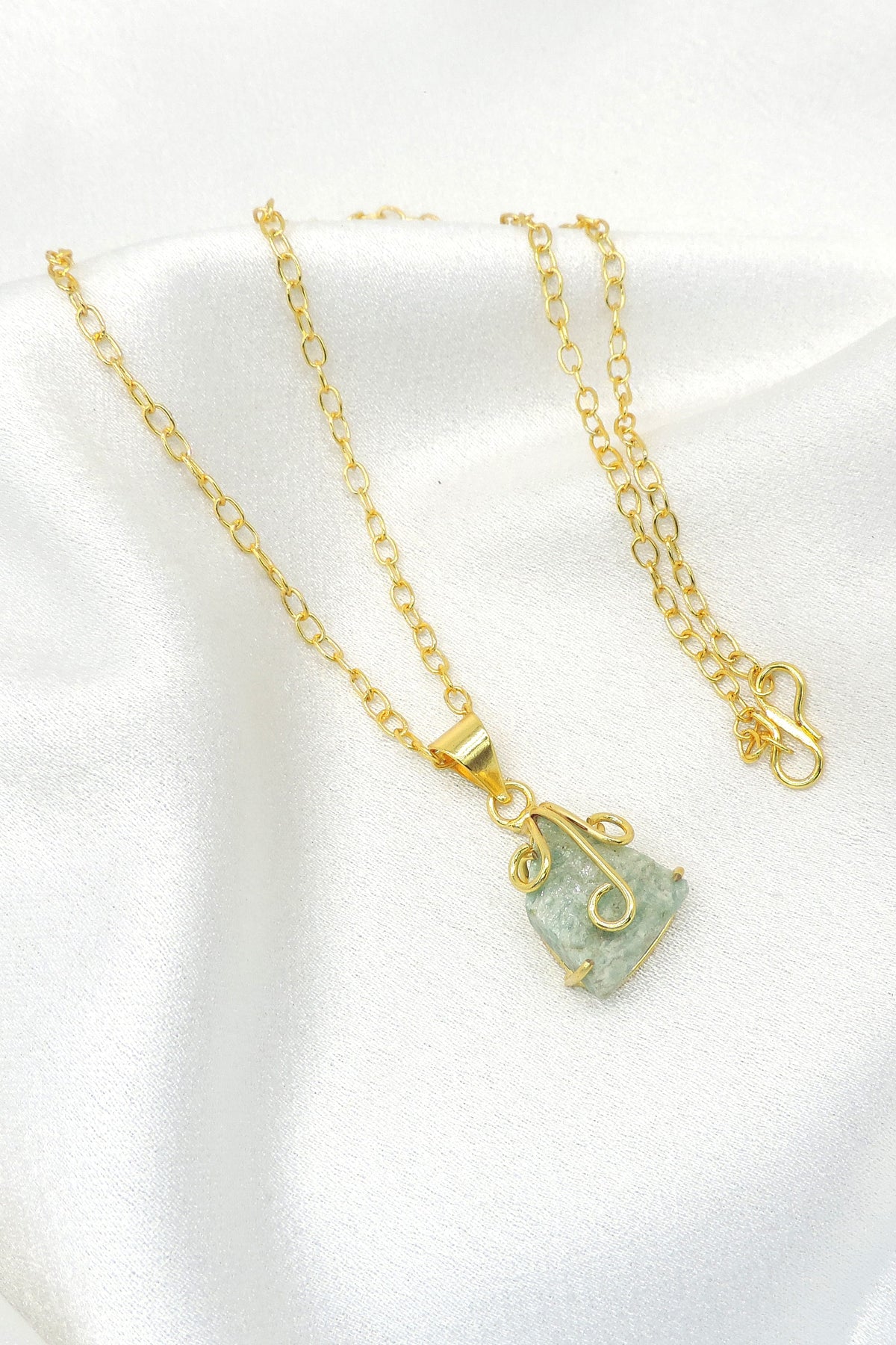 Raw Amethyst Crystal Pendant Necklace in Gold | Natural Stone Jewelry