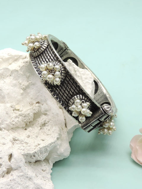 Oxidized pearl cluster bangle – Indian handcrafted pearl bangle for weddings – Joyrias