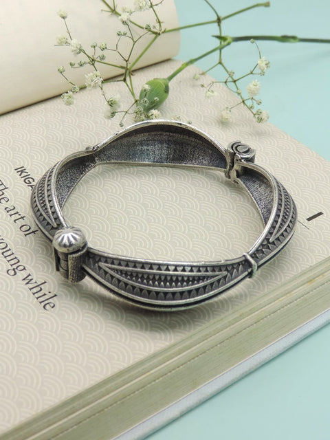 Oxidized geometric engraved bangle – Indian oxidized kada for festive and daily wear – Joyrias