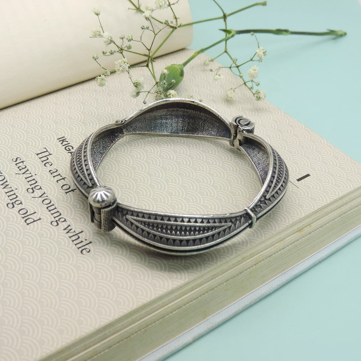 Oxidized geometric engraved bangle – Indian oxidized kada for festive and daily wear – Joyrias