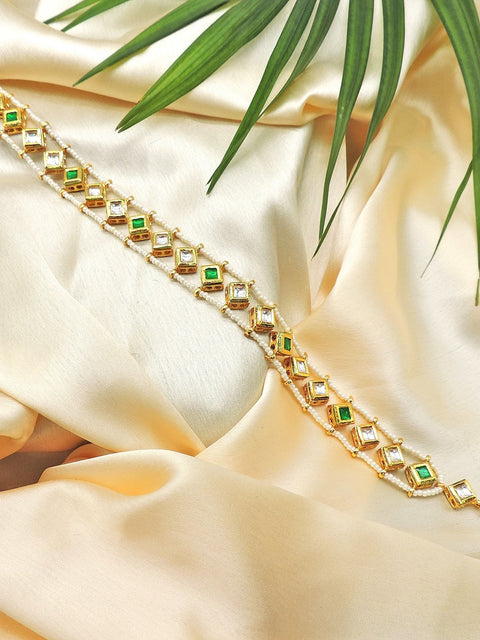 Kundan mathapati with green stone – Indian green mathapati bridal accessory USA – Joyrias