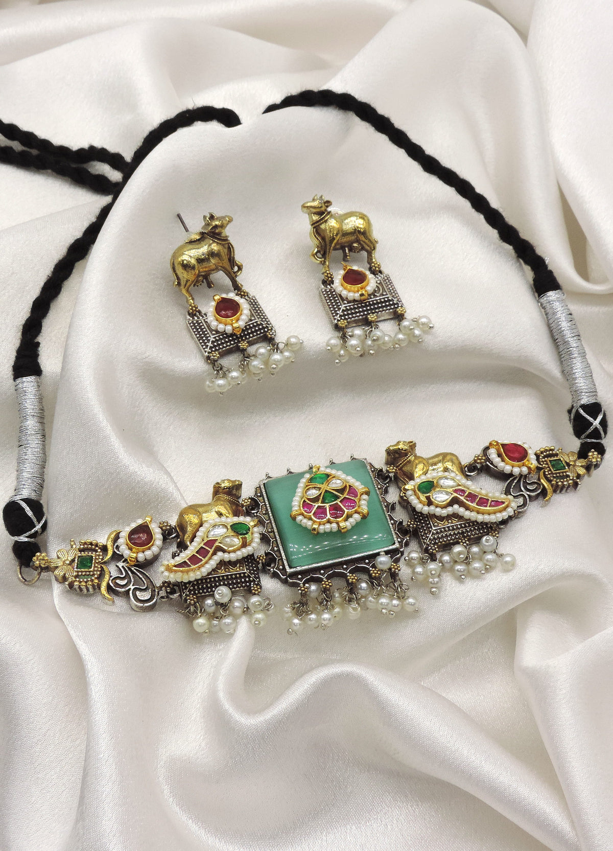 Heritage Cow Dual Tone Choker Set