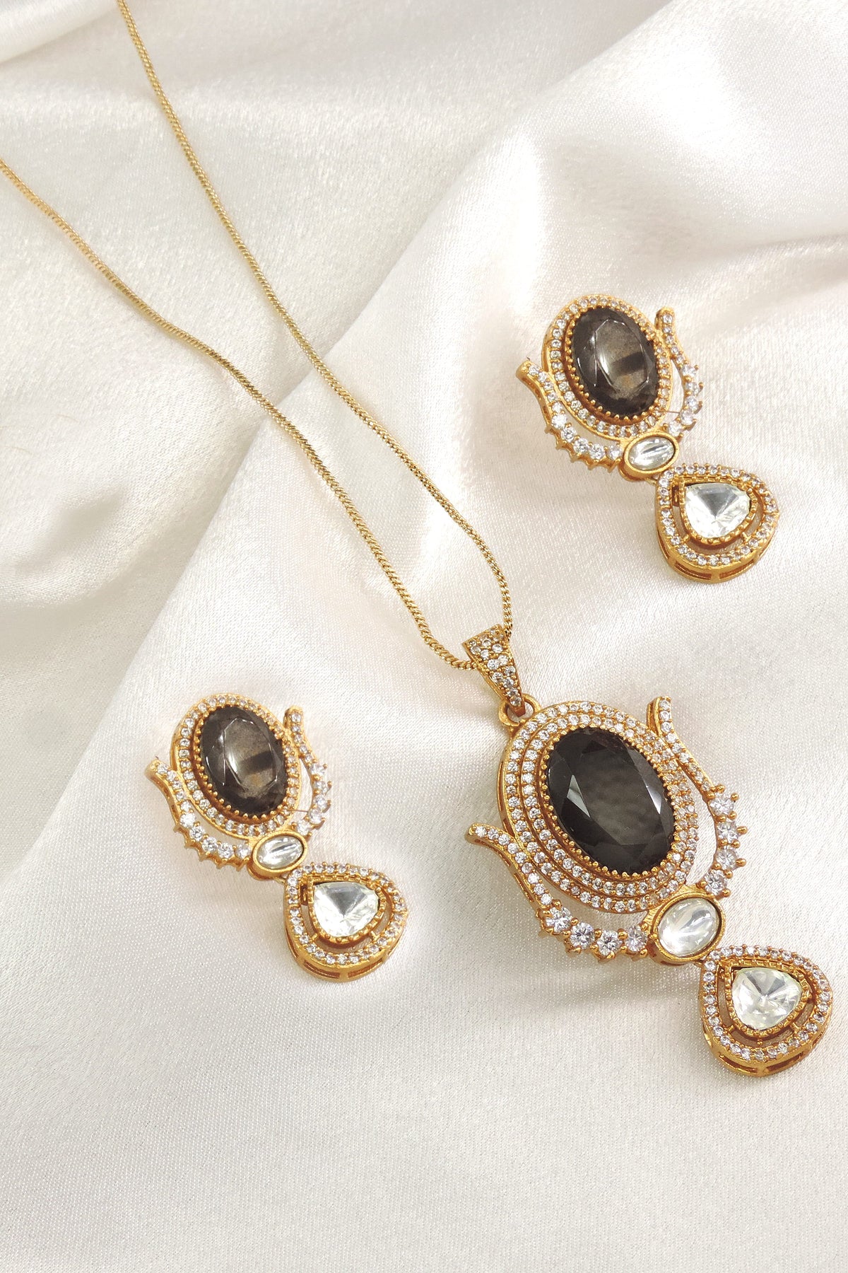 Blue Kundan Pendant Set