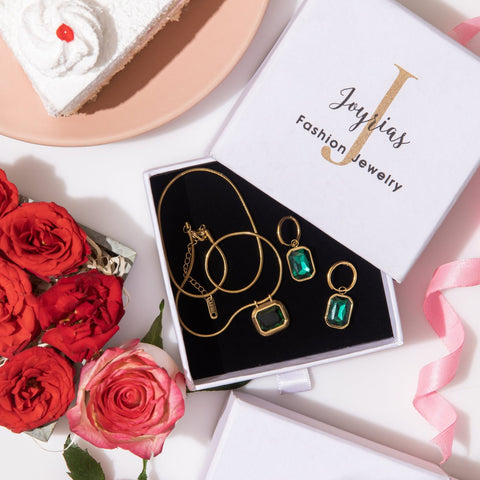 Emerald gold plated Indian jewelry set – Kundan emerald necklace and earrings set USA – Joyrias