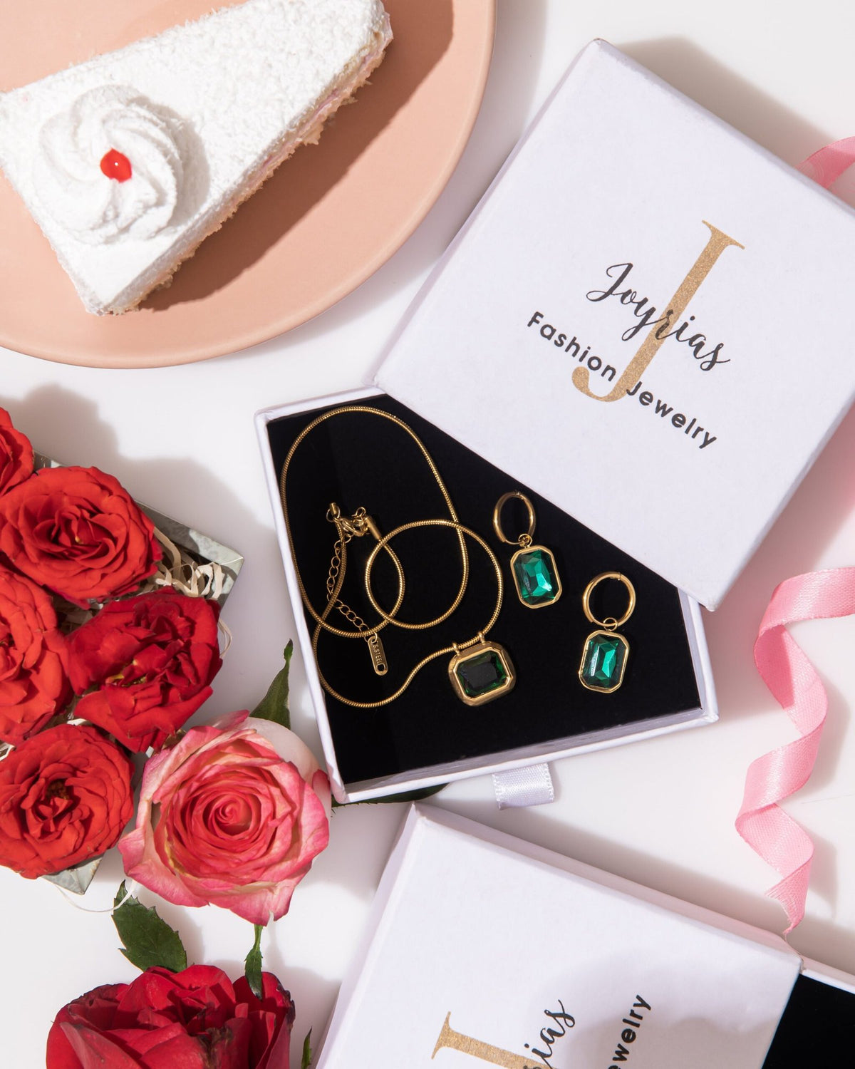 Emerald gold plated Indian jewelry set – Kundan emerald necklace and earrings set USA – Joyrias