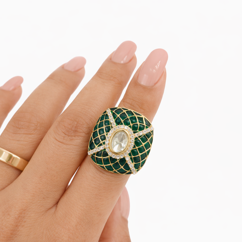 Emerald Luxe Statement Ring with Kundan