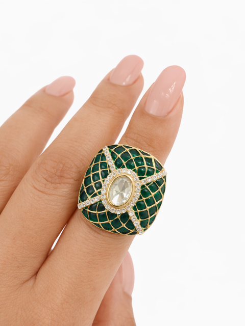 Emerald Luxe Statement Ring with Kundan