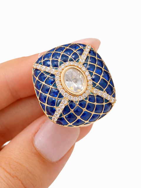 Emerald Luxe Statement Ring with Kundan