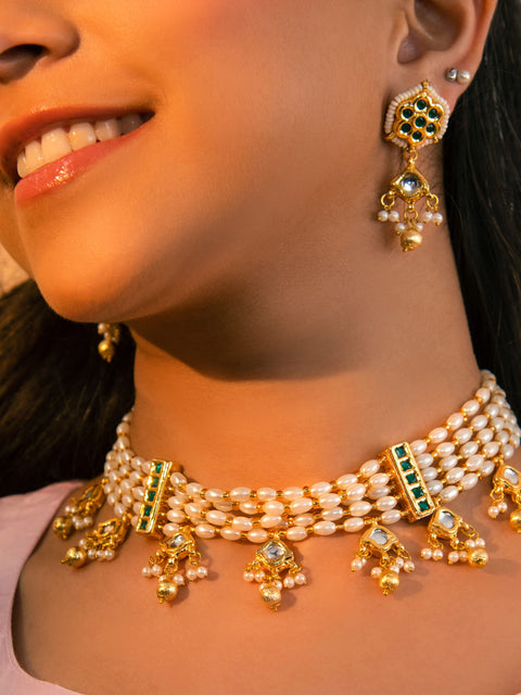Pearl Choker Necklace Set with Green Stone Accents – Traditional Indian Jewelry