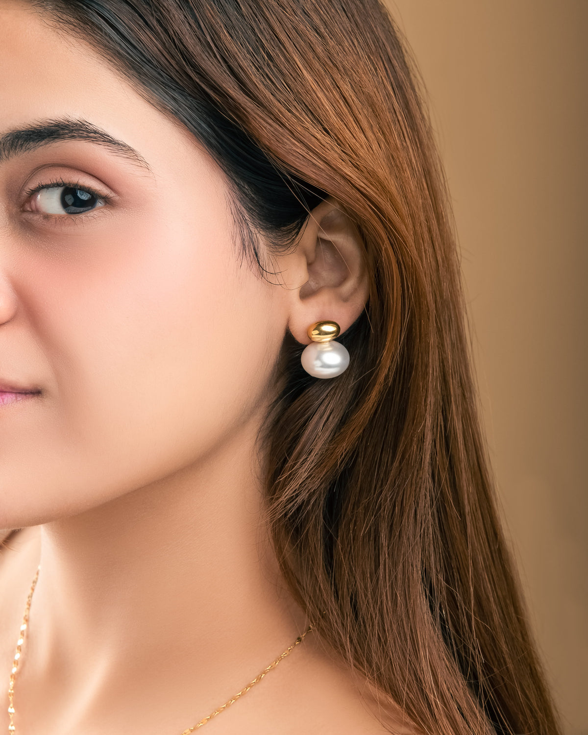 Pearl stud earrings styled – elegant pearl earrings for everyday wear USA – Joyrias