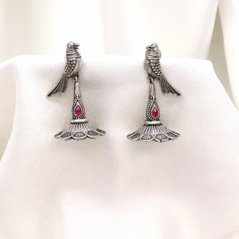 Earrings with pink stones
