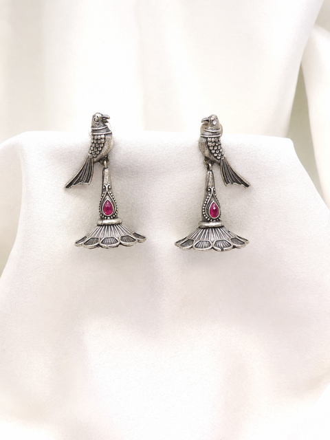 Earrings with pink stones