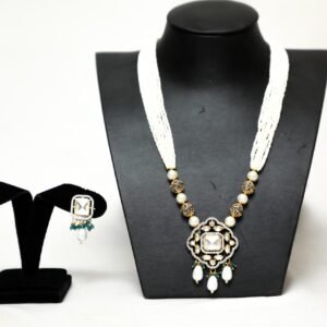 ARI Necklace Set