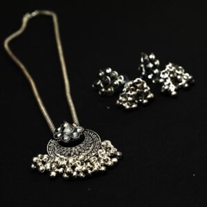 Ruhi Necklace Set