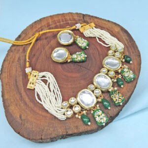 Kundan Choker with Green Monalisa stone
